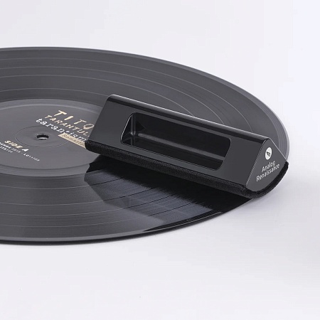 Щетка вельветовая Analog Renaissance Record Velvet Brush (черная)